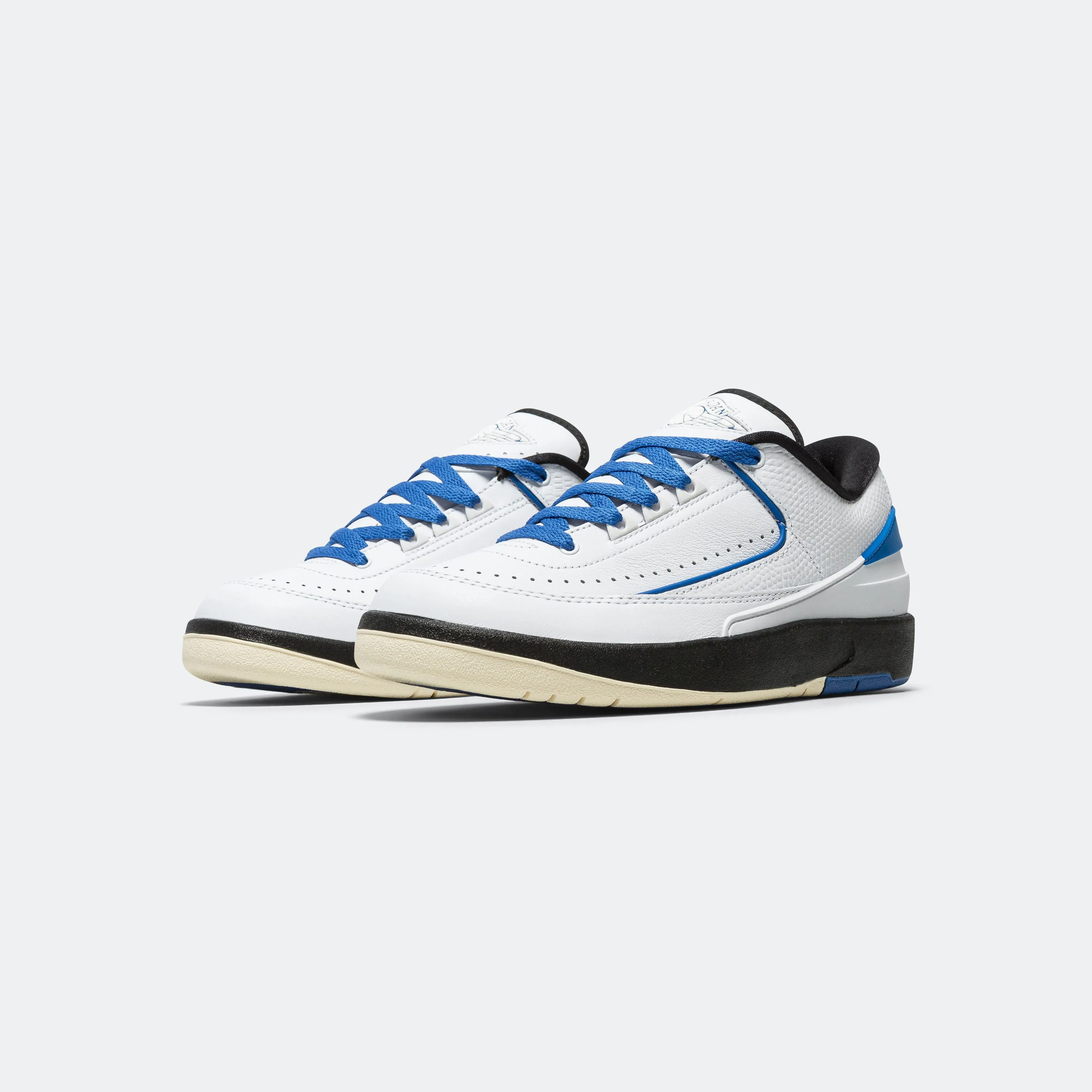 Air Jordan Womens Air Jordan 2 Retro Low - White/Varsity Royal-Black-Muslin