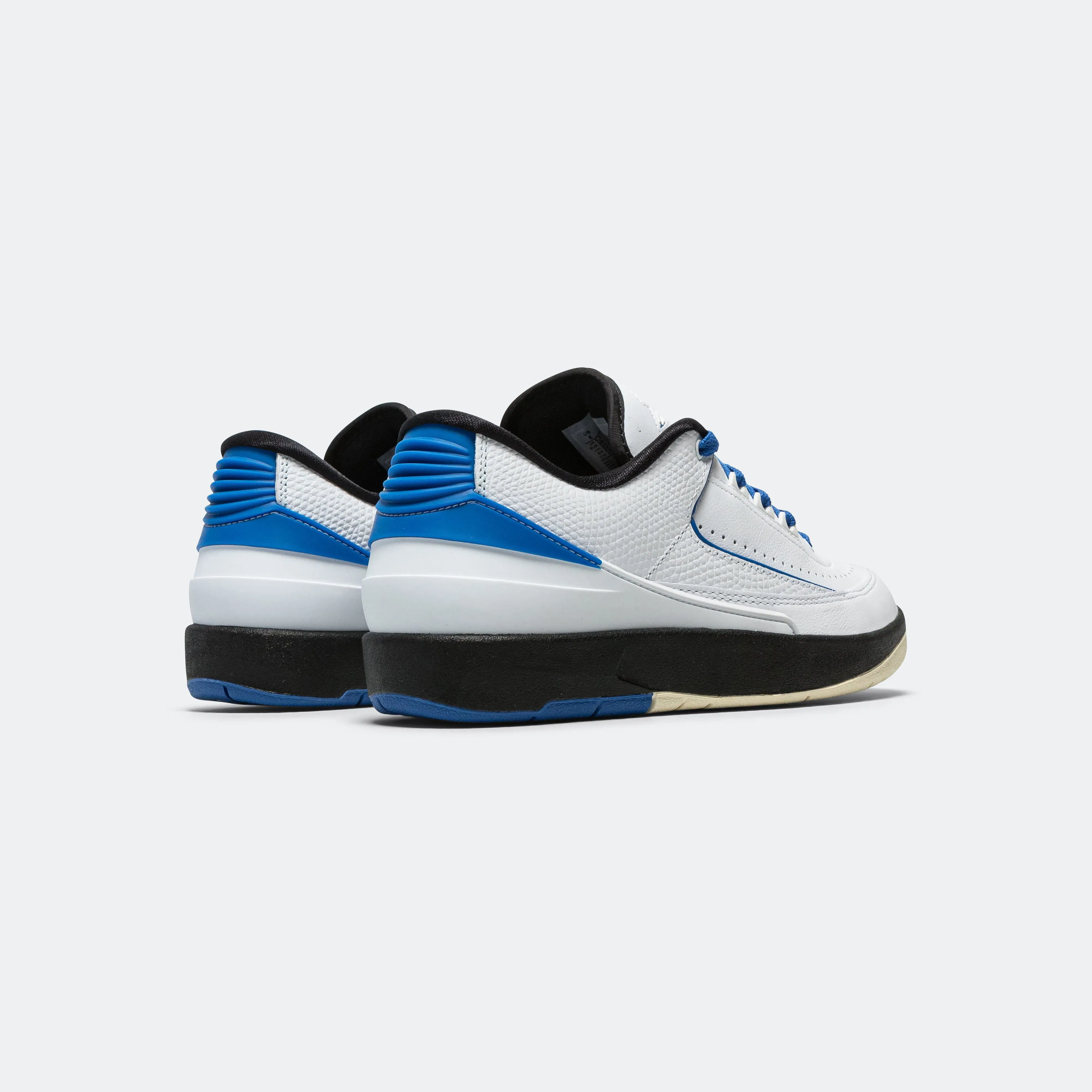 Air Jordan Womens Air Jordan 2 Retro Low - White/Varsity Royal-Black-Muslin