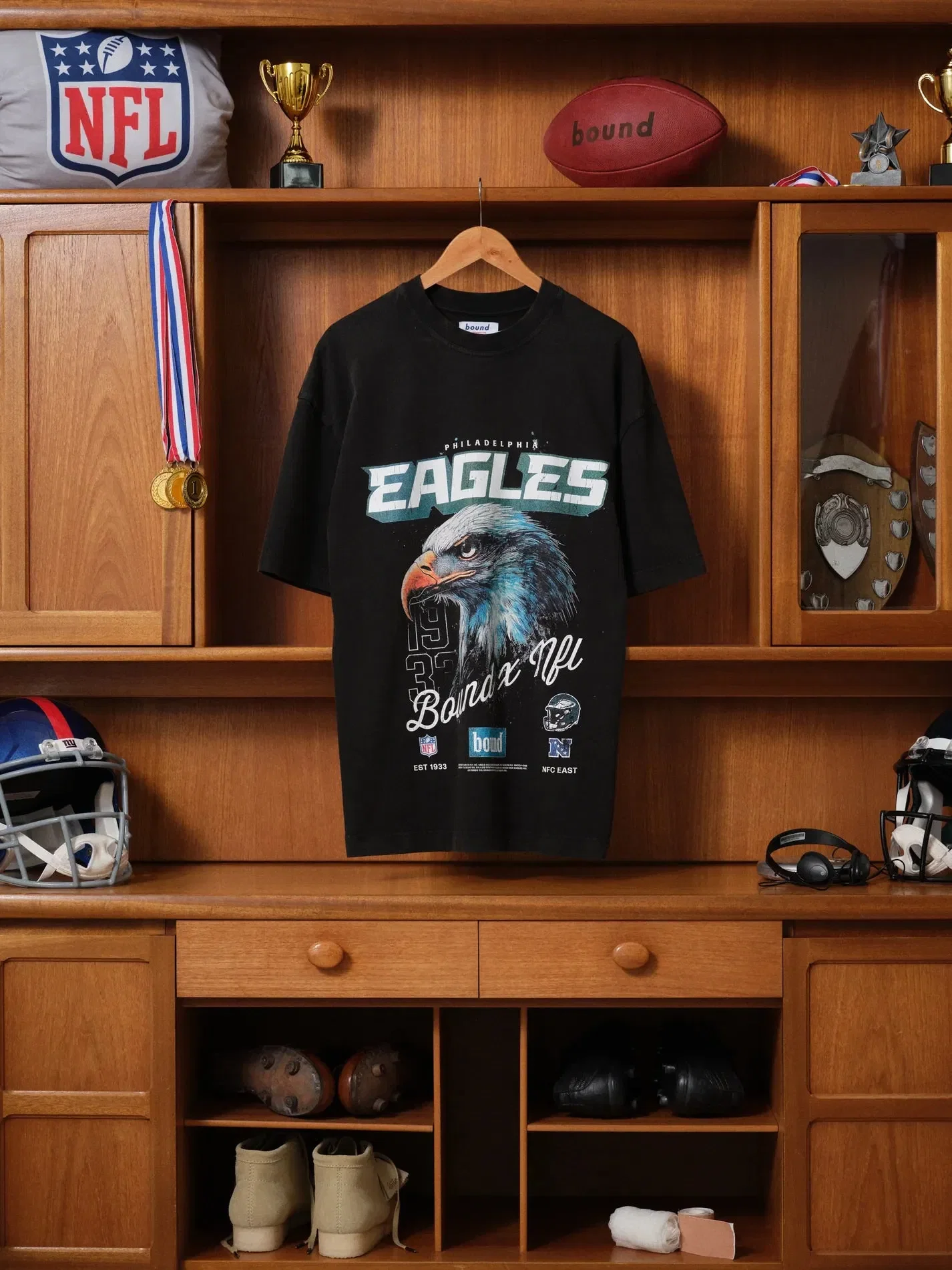 bound x NFL Eagles Retro Tee - Vintage Washed Black