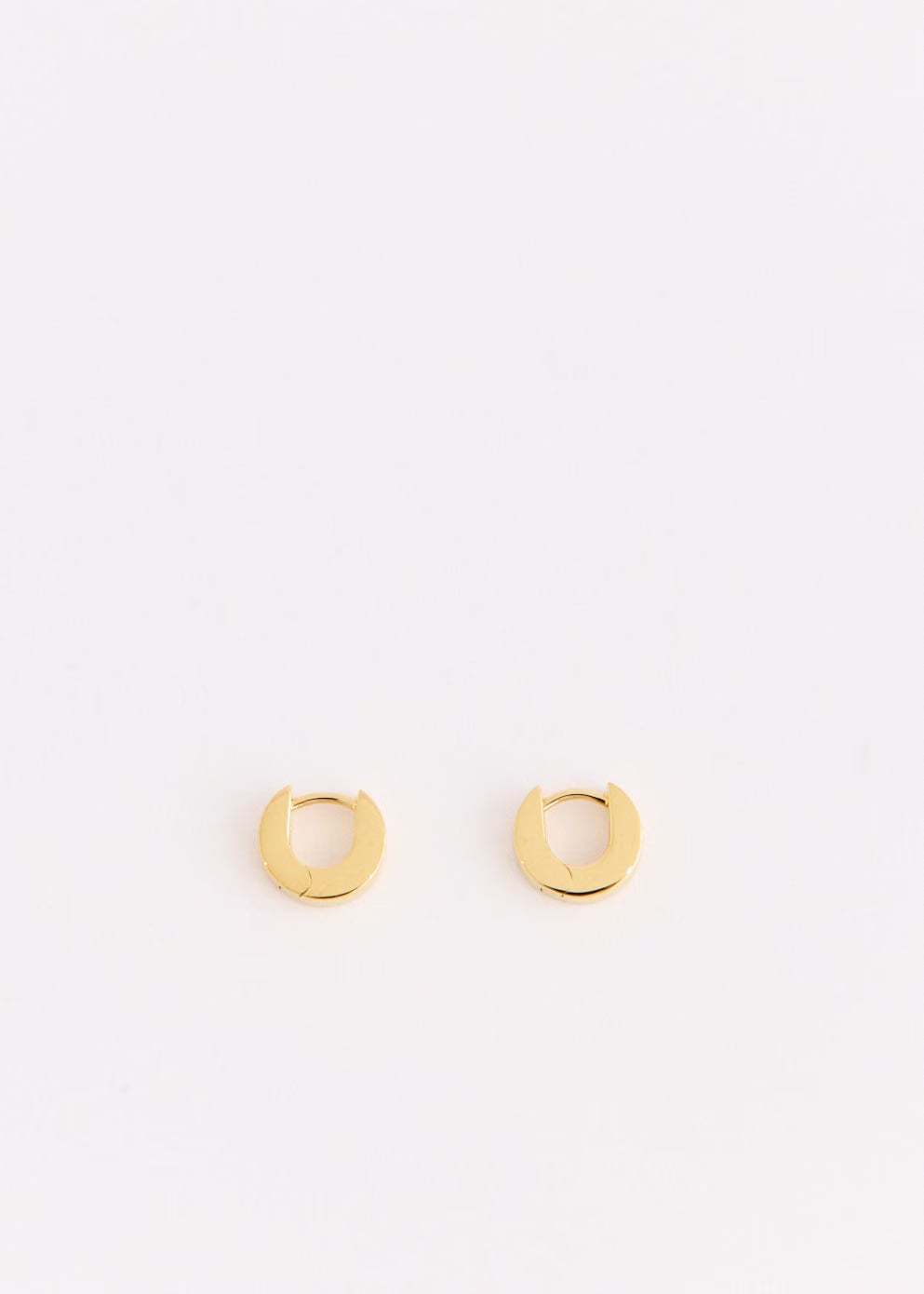 Tom Wood Beck Huggies Earrings