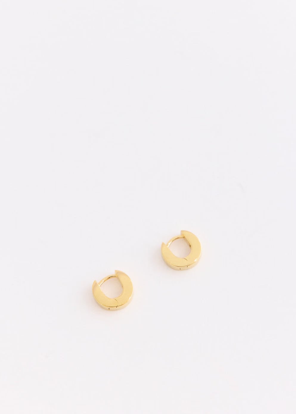 Tom Wood Beck Huggies Earrings