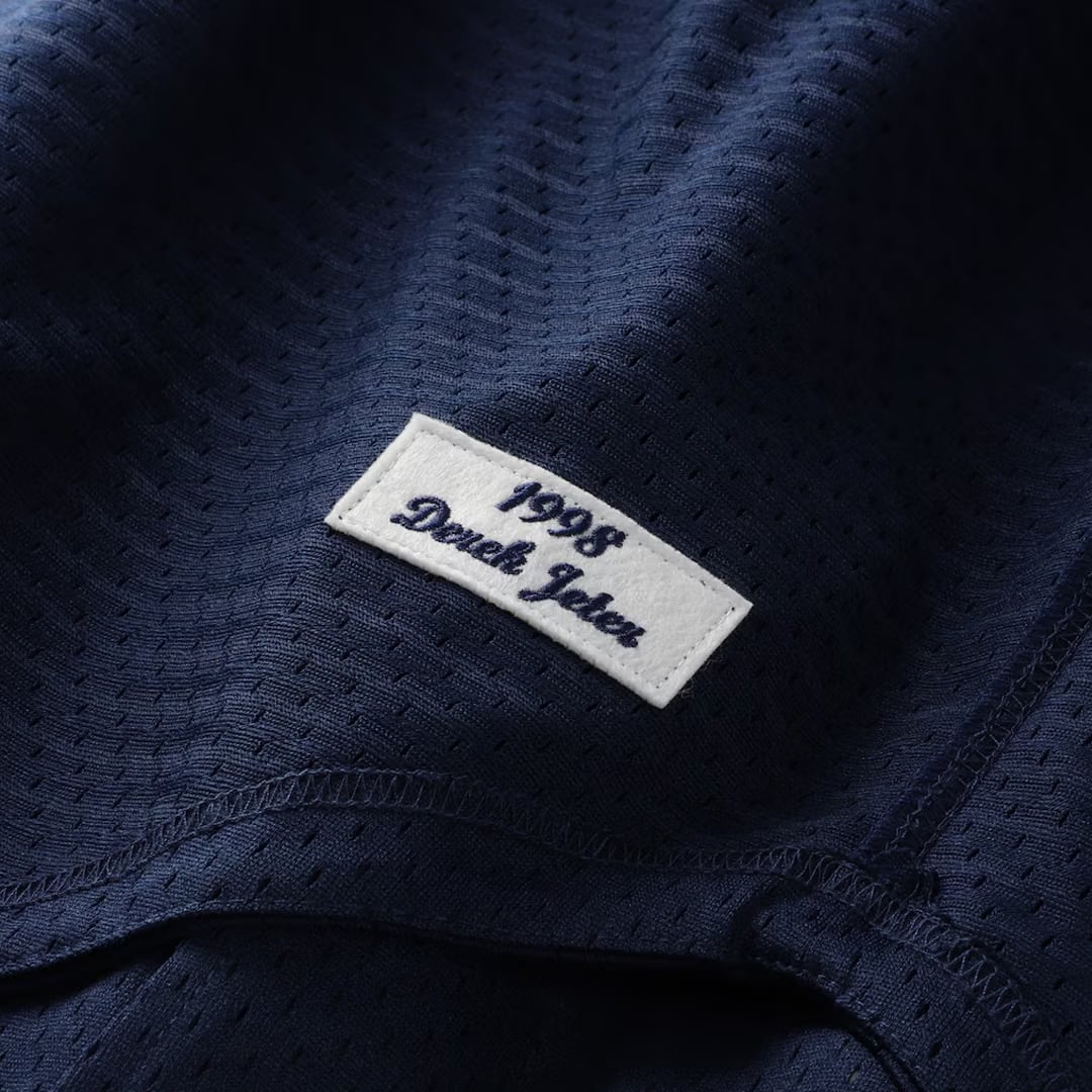 Mitchell & Ness NEW YORK YANKEES DEREK JETER BUTTON UP JERSEY NAVY
