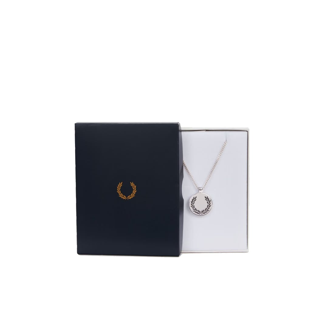 Fred Perry LAUREL WREATH PENDANT NECKLACE METALLIC SILVER