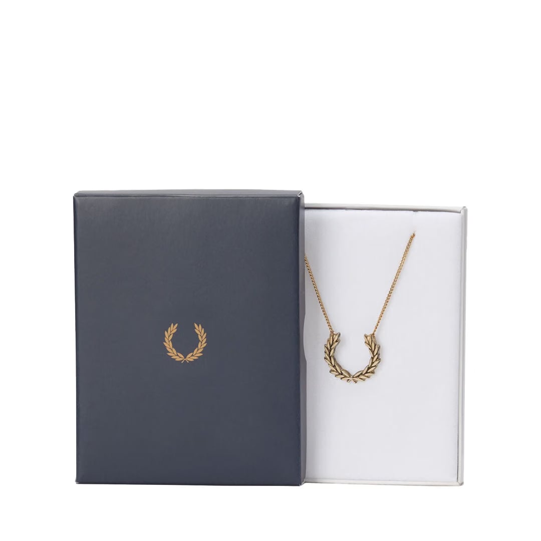 Fred Perry LAUREL WREATH NECKLACE GOLD