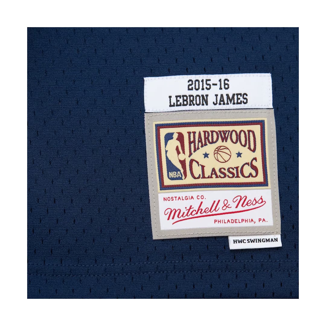 Mitchell & Ness LEBRON JAMES CLEVELAND CAVALIERS 2015/16 SWINGMAN JERSEY NAVY
