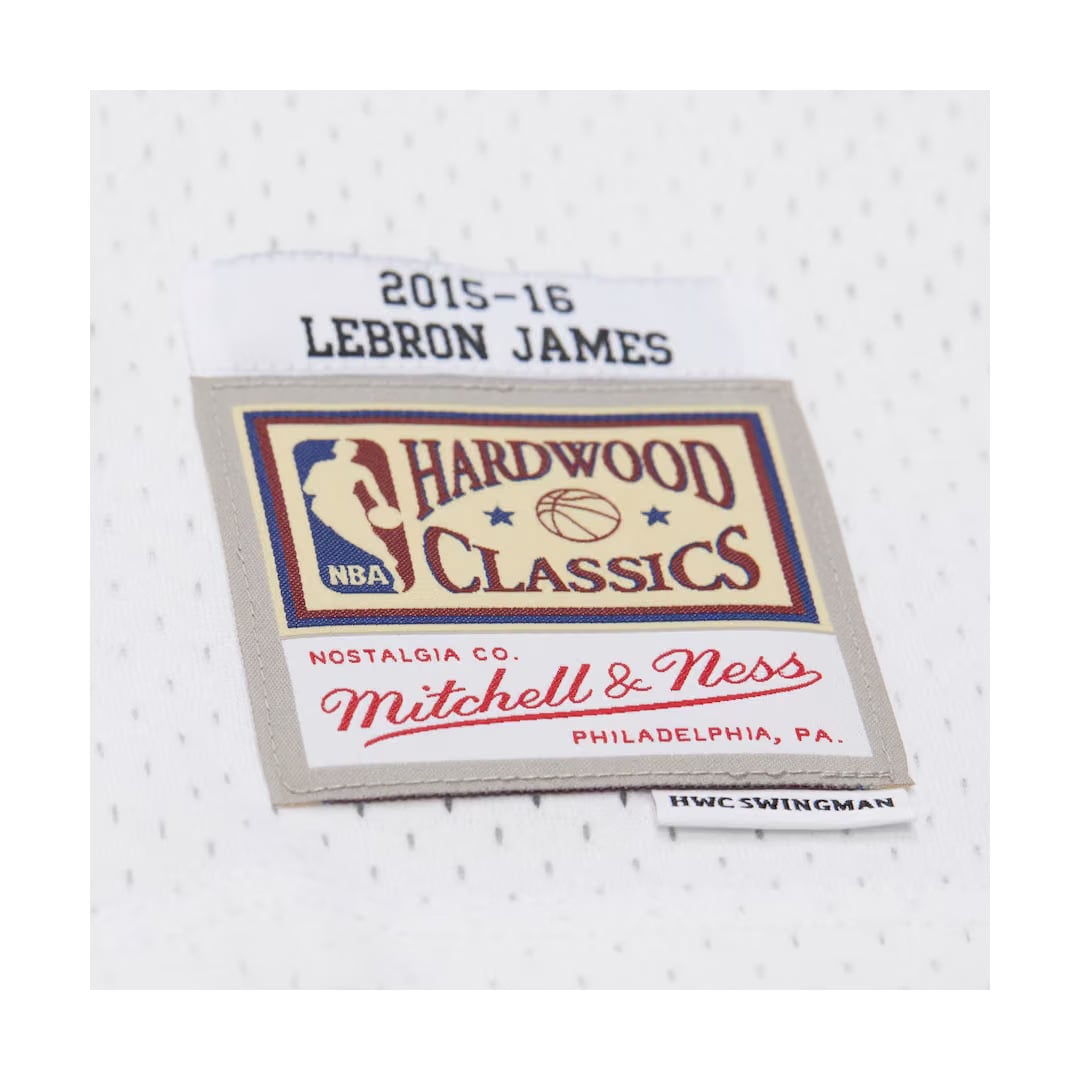 Mitchell & Ness LEBRON JAMES CLEVELAND CAVALIERS 2015/16 SWINGMAN JERSEY WHITE