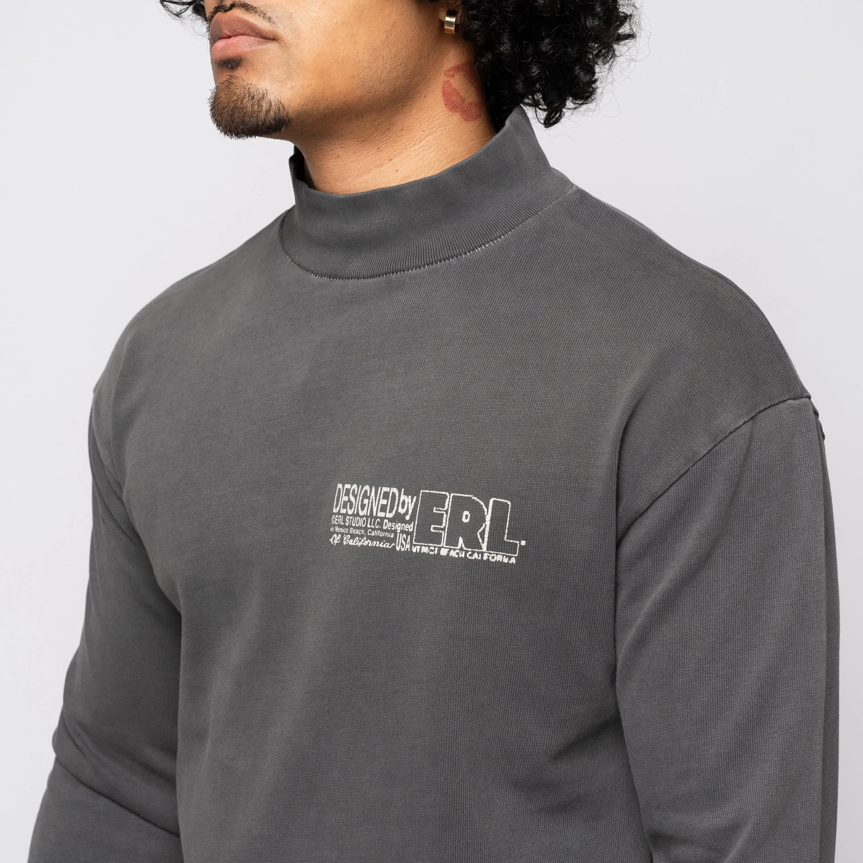 ERL Make Believe Mock Neck L/S Tee Black ERL08T010