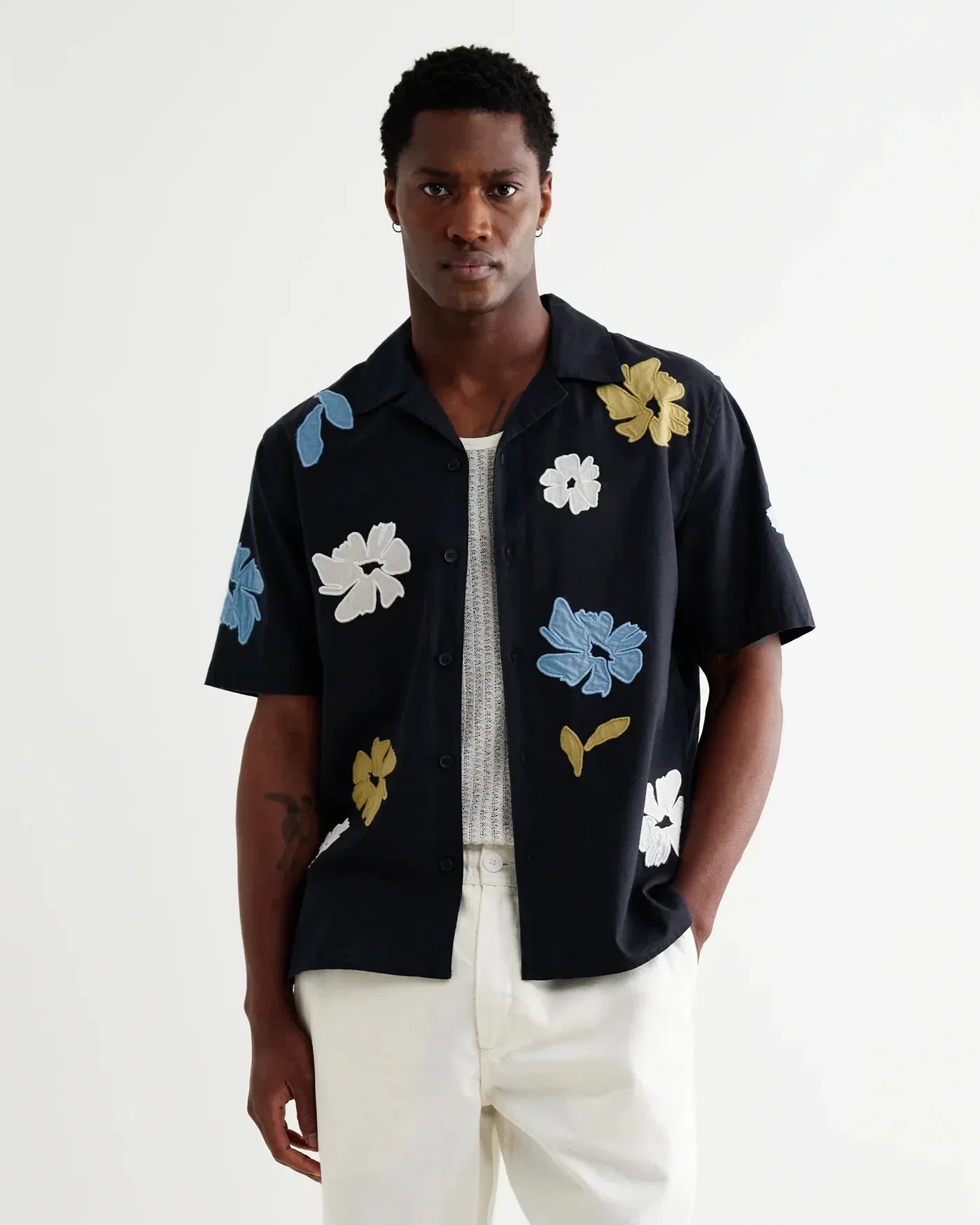 Wax London Didcot Shirt Flower Applique - Navy / Multi