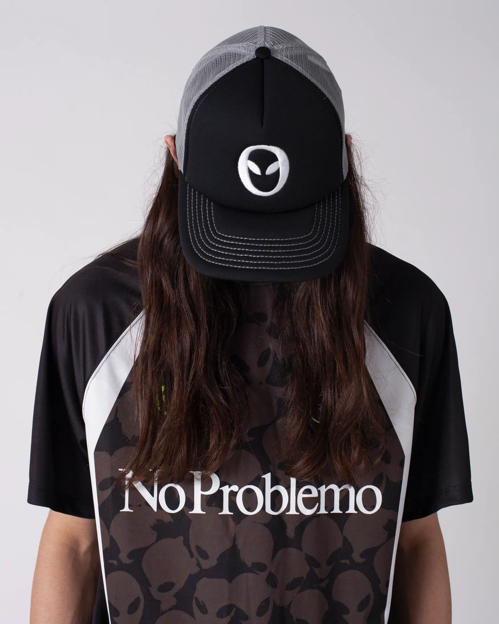 NO PROBLEMO Alien-O Trucker Cap