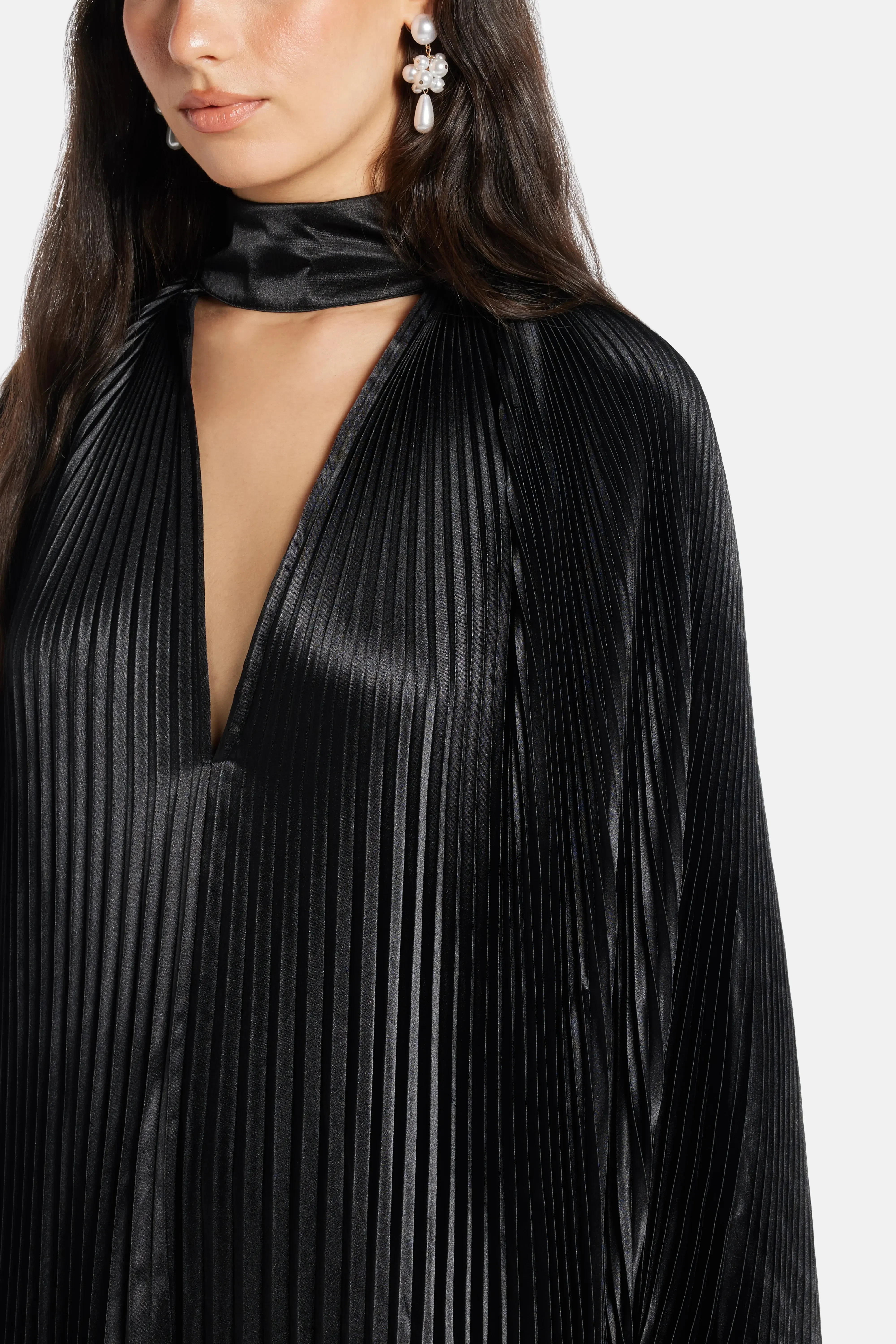 L'IDÉE Empire Pleated Evening Dress in Black