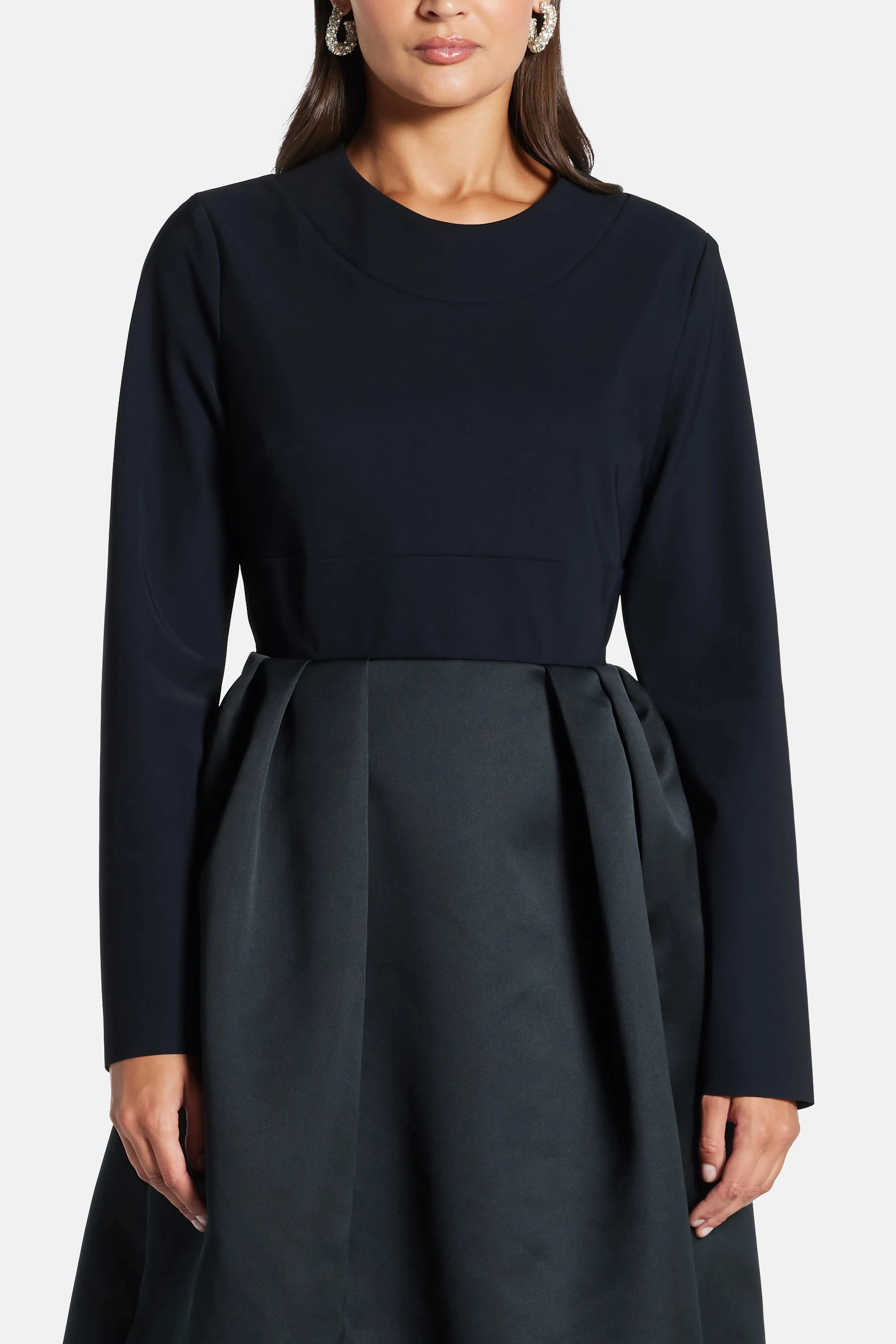 Greta Constantine Box Pleats Long Sleeves Round Neck Evening Dress in Black