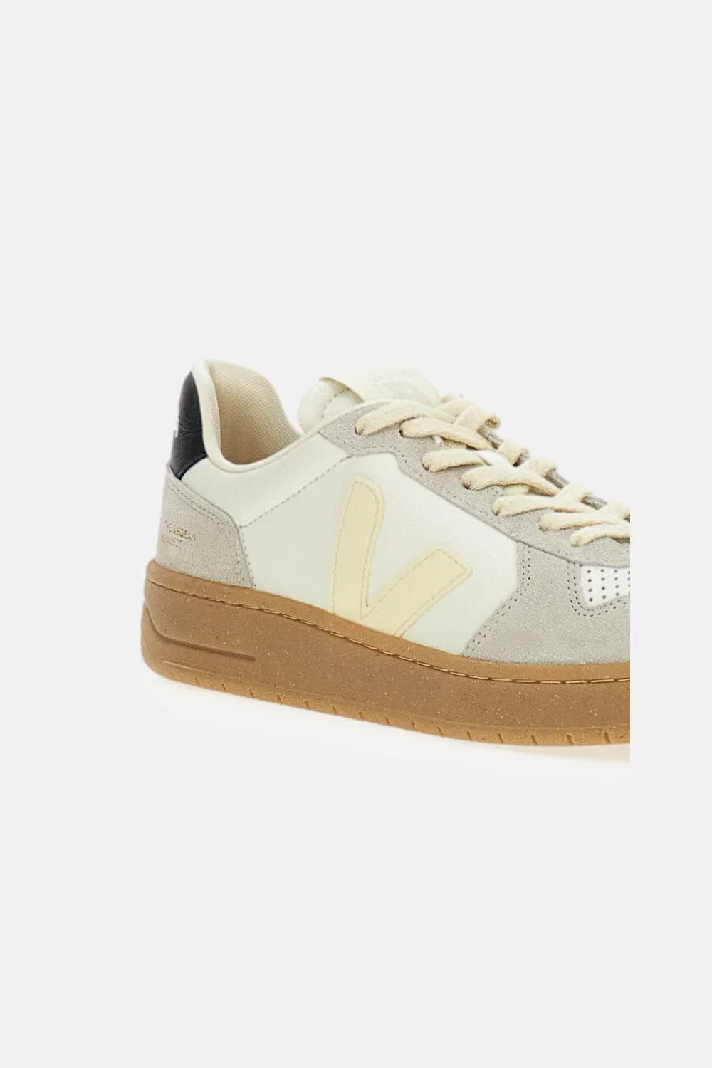 Veja SNEAKERS V82