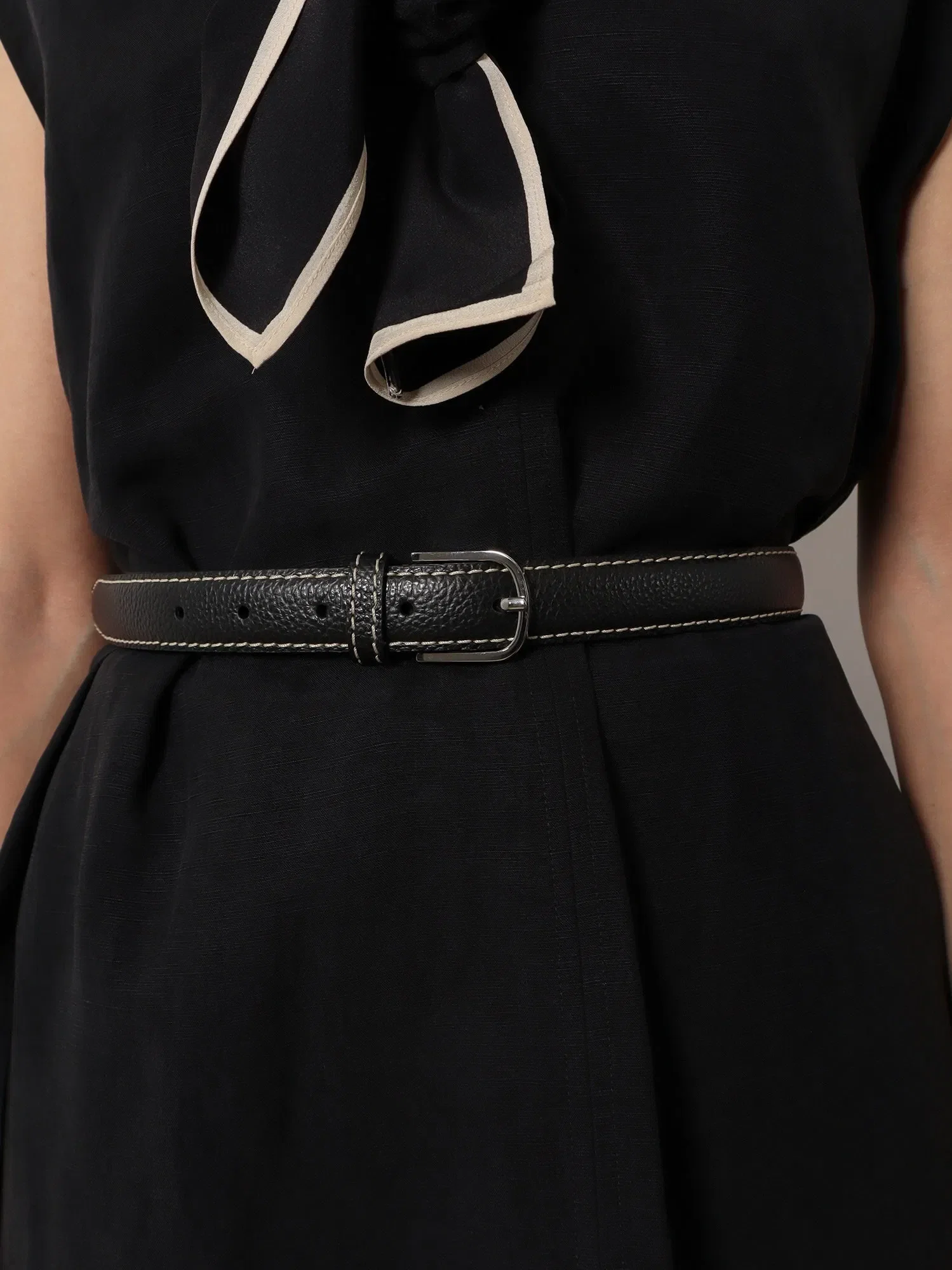 TOTEME Slim Grained leather belt