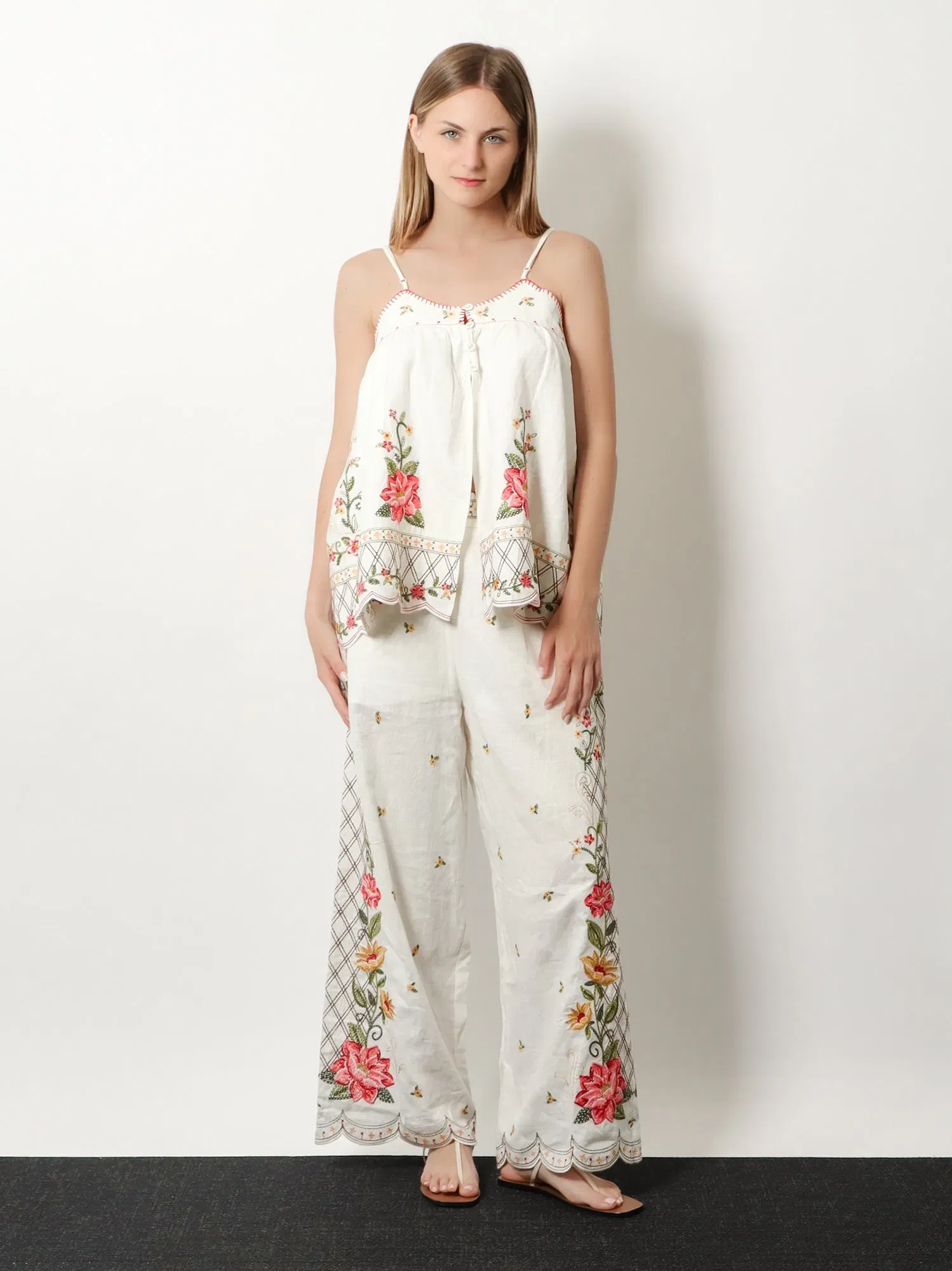 FARM Rio Linen and viscose trousers with embroidery