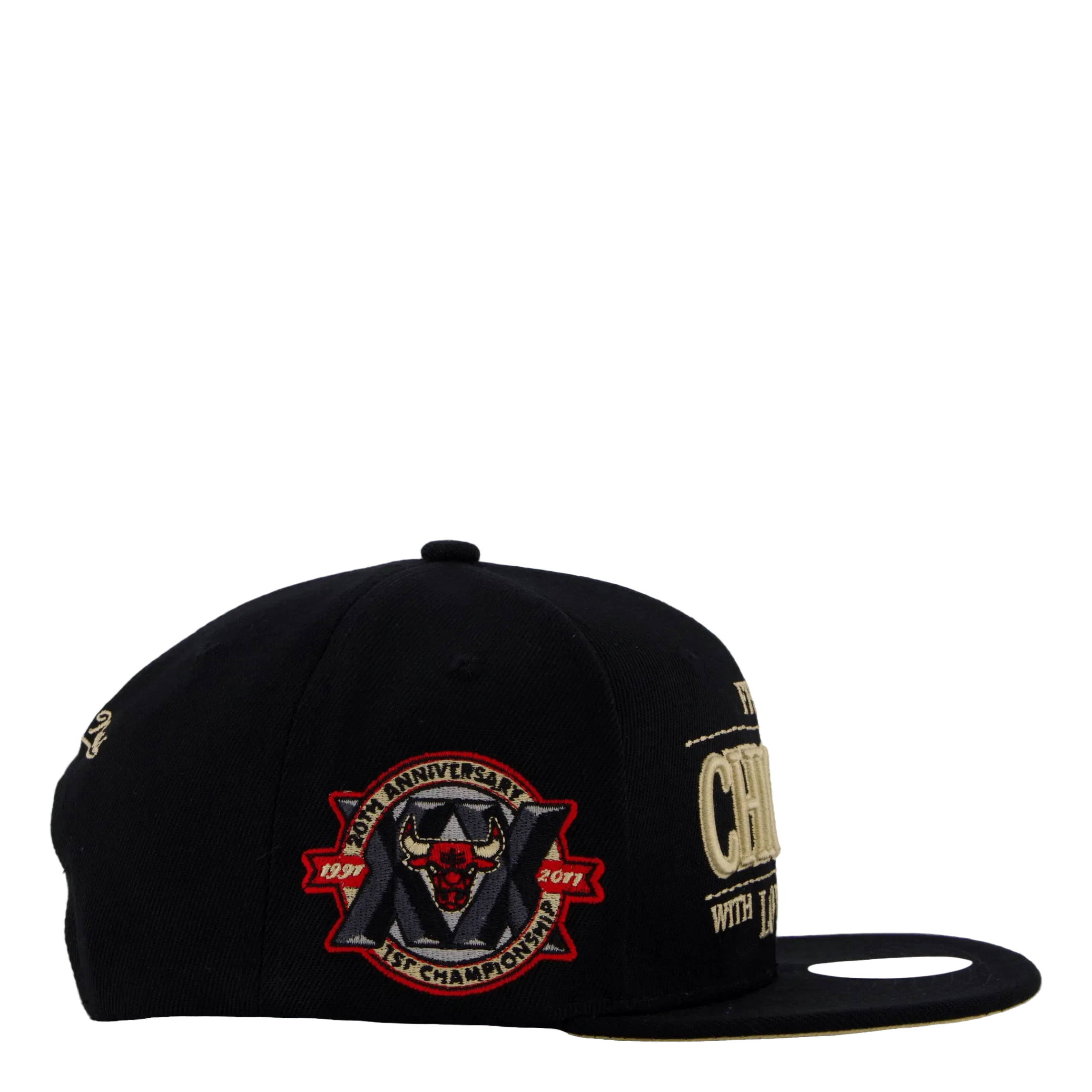 Mitchell & Ness Bulls With Love Snapback HWC
