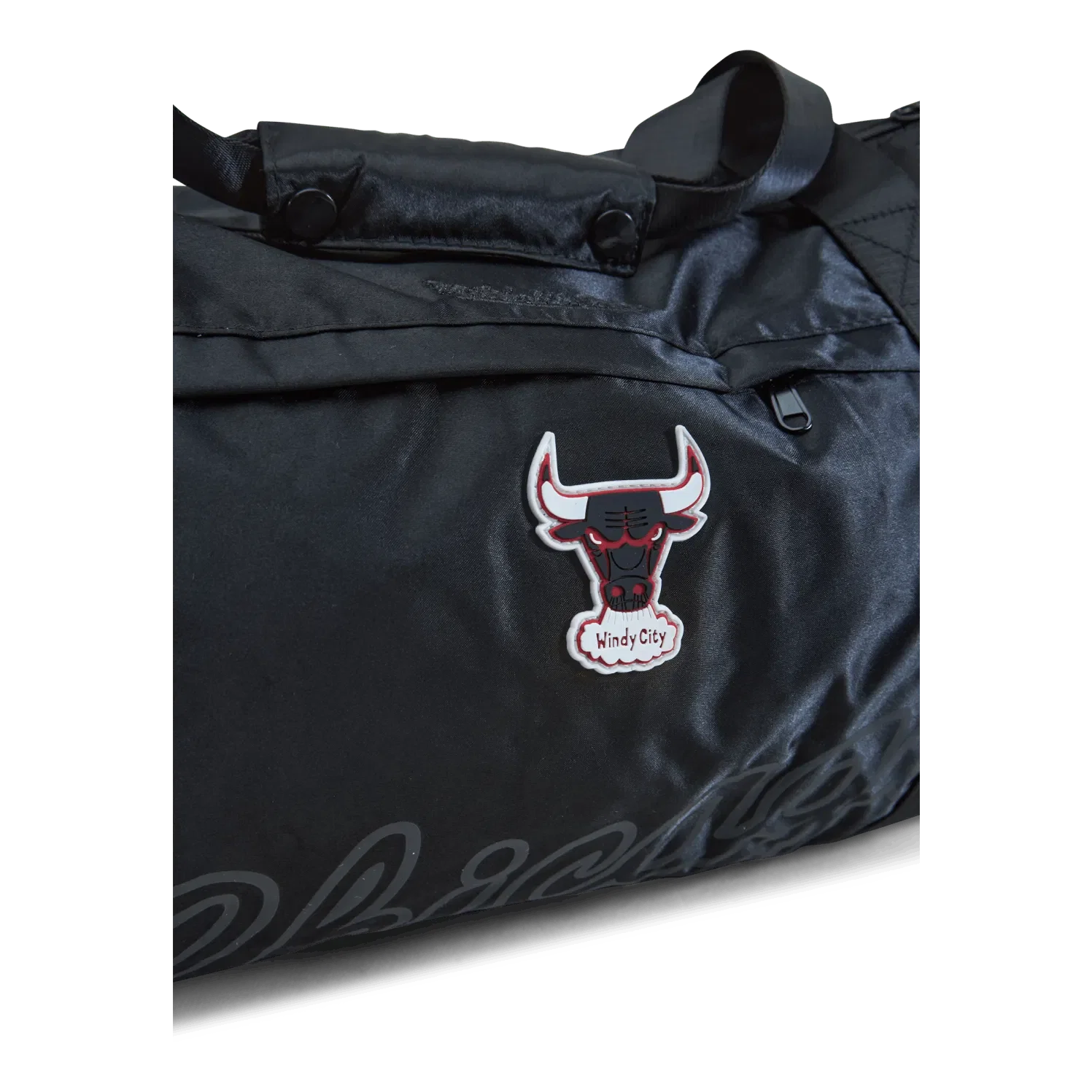 Mitchell & Ness Bulls Duffel Bag