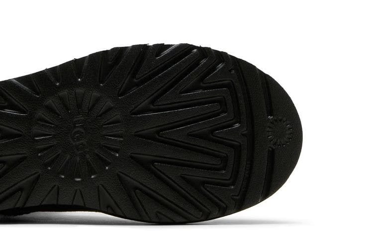 UGG Wmns Classic Short II 'Black'
