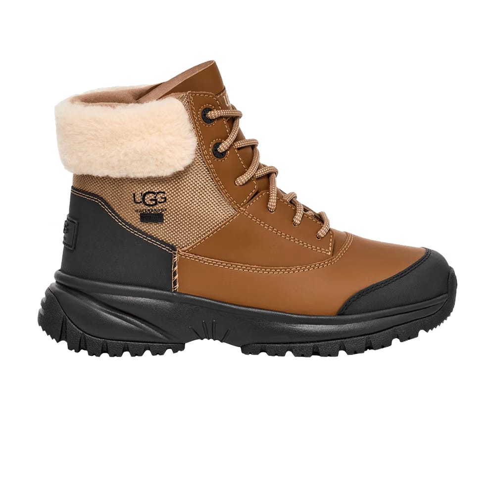UGG Wmns Yose Fluff V2 Boot 'Chestnut'