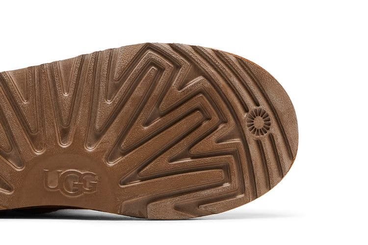UGG Bailey Button 2 Boot Kids Chestnut