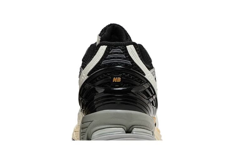 New Balance 1906U Black Sea Salt Magnet