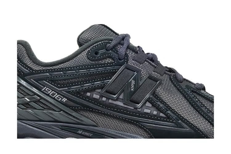 New Balance 1906R Greyscale