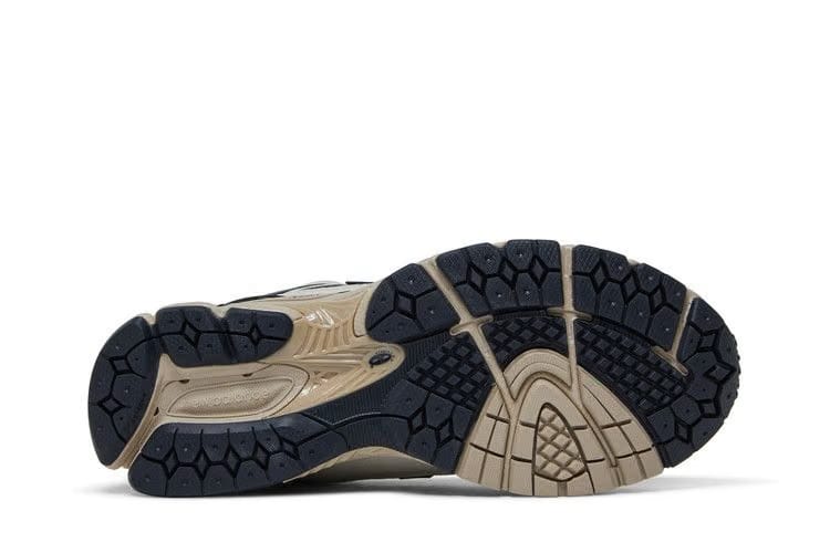 New Balance 1906R Blacktop Mindful Grey size? Exclusive