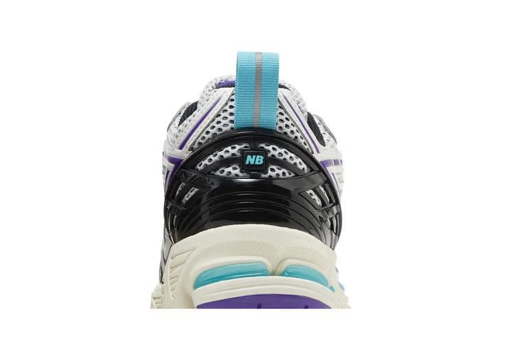New Balance 1906R Hornets