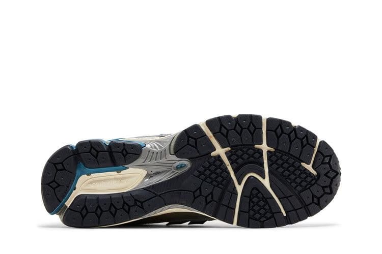New Balance 1906R Silver Metallic Terrarium