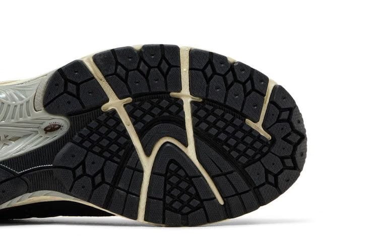 New Balance 1906F Phantom Dark Mushroom