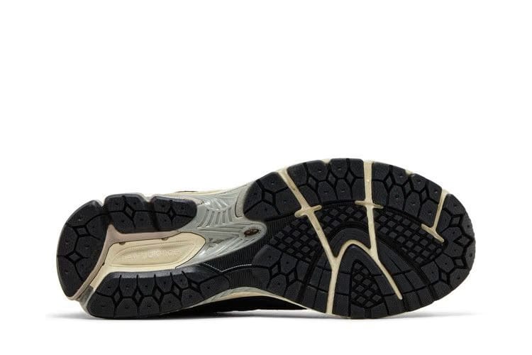New Balance 1906F Phantom Dark Mushroom