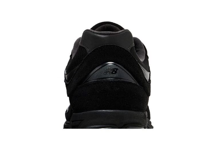 New Balance 2002R Black Cat