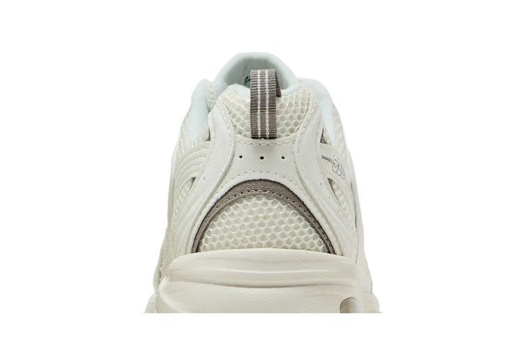 New Balance 530 Sea Salt Arid Stone