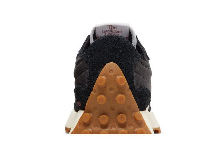 New Balance Wmns 327 'Black White Gum'