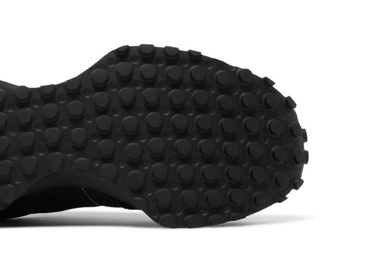 New Balance 327 Triple Black