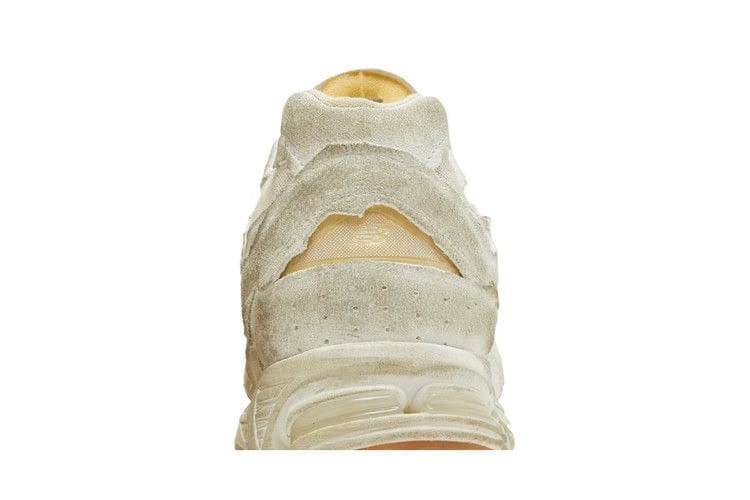 New Balance 2002R Protection Pack - Distressed