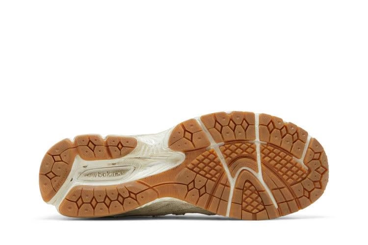 New Balance 2002R Protection Pack - Distressed