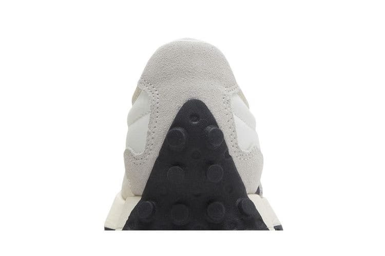 New Balance Wmns 327 'Sea Salt Black'