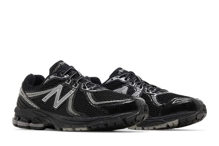 New Balance 860v2 Black Grey