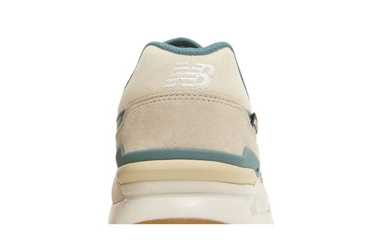New Balance 997H Stoneware Sandstone