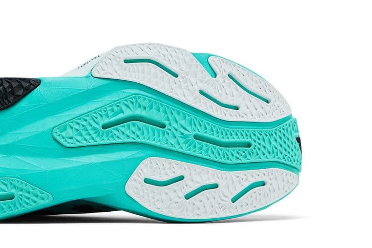 New Balance Wmns FuelCell Rebel v4 Wide 'Cyber Jade'