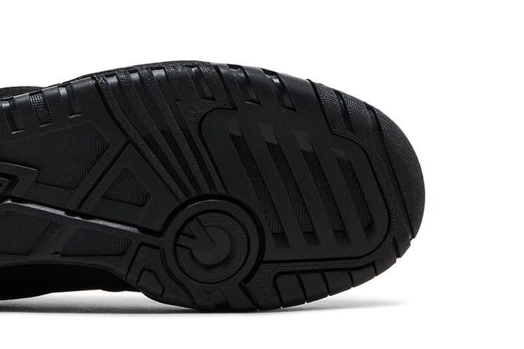 atmos x New Balance 550 Back in Black