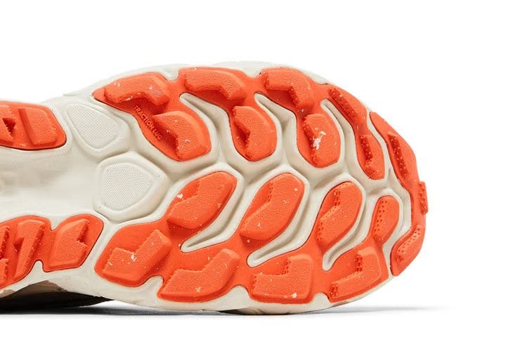 New Balance Fresh Foam x More Trail v3 Fatigue Green Poppy