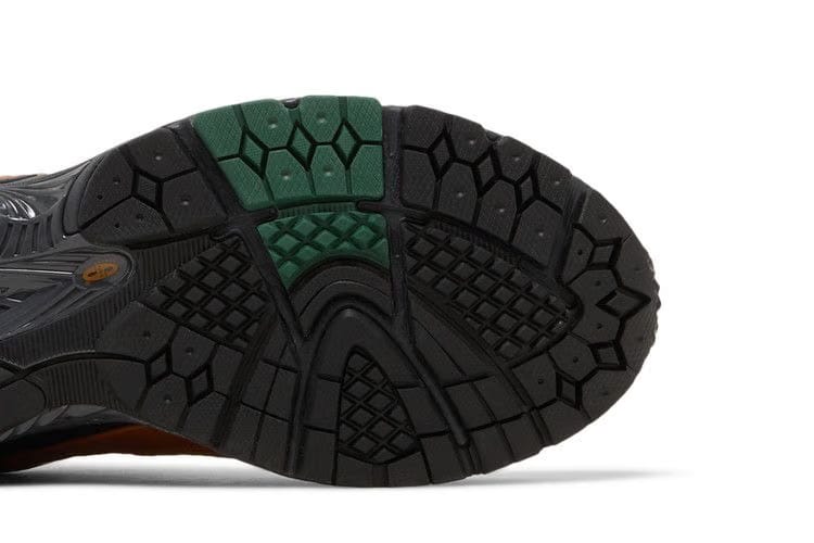 New Balance 2002R Hiking Pack - Brown