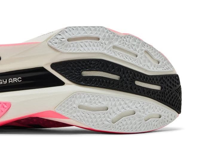 New Balance FuelCell SuperComp Elite v4 Ultra Pink