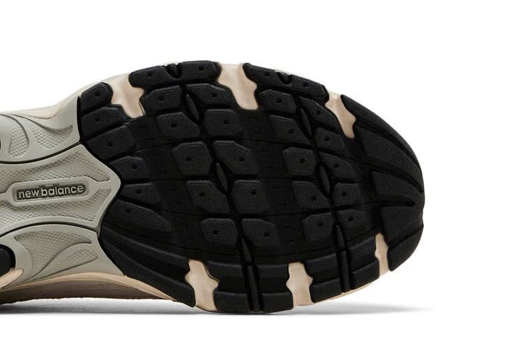 New Balance 530 Moonrock Mushroom