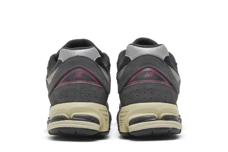New Balance 2002R Magnet Hi-Pink