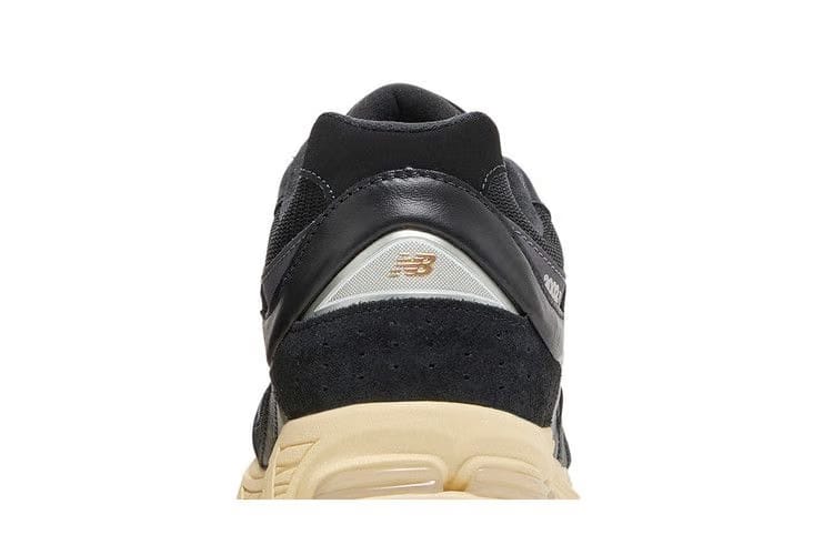 New Balance 2002R Leather Pack - Vintage Black
