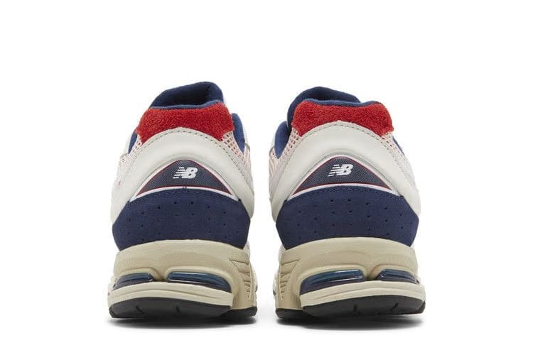 New Balance 2002R Pouch - Navy Red
