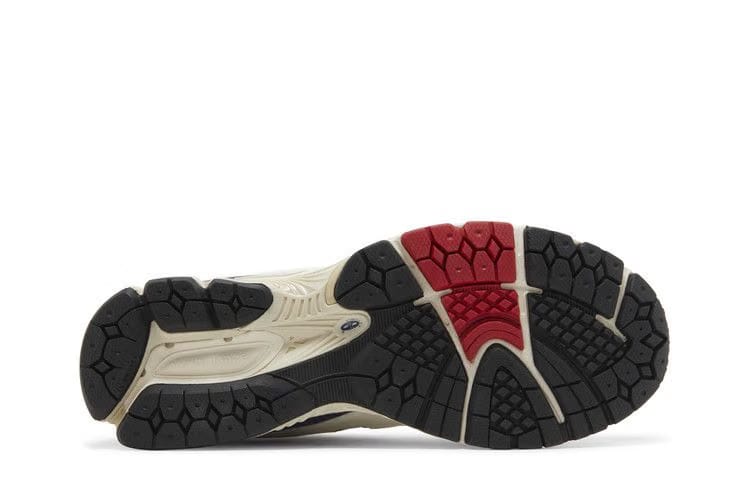 New Balance 2002R Pouch - Navy Red