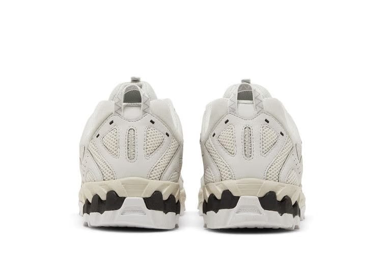 New Balance 610 Nimbus Cloud Black